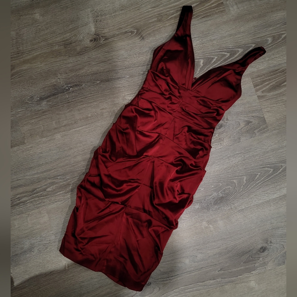 Sexy & Classy Burgundy Xscape Dress! 👠